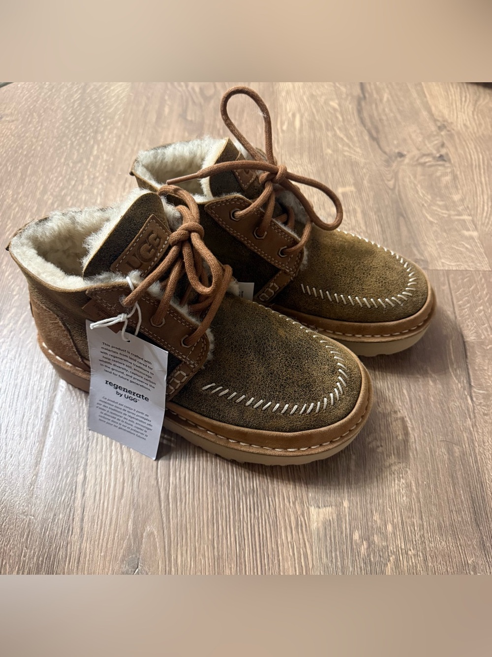 UGG Renegade Neumal Boots Men’s Size 4 / Women’s 5 / Kids 4Y
